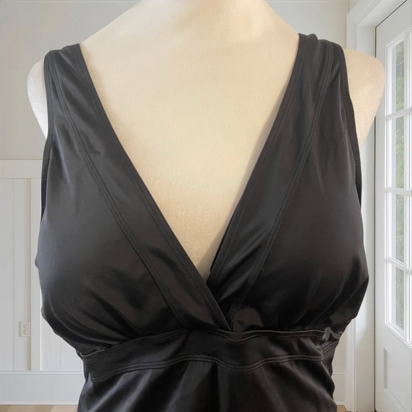 NWT SERRA Women's One Piece Swimsuit Black V-Neck Ruched New With Tags Size XL - Picture 3 of 16